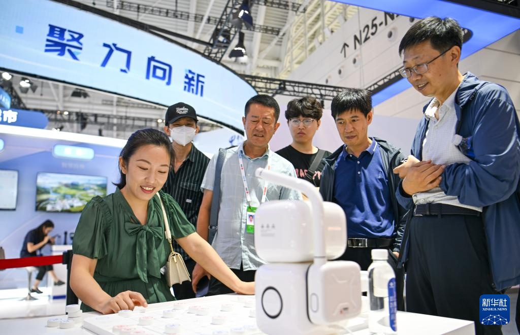 看“智”造——機器人帶來新體驗