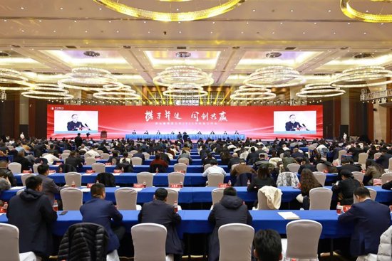 張德芹在茅臺(tái)葡萄酒公司2025年度市場(chǎng)工作會(huì)上強(qiáng)調(diào)：豐富茅臺(tái)產(chǎn)品線、拱衛(wèi)茅臺(tái)品牌、傳播茅臺(tái)文化