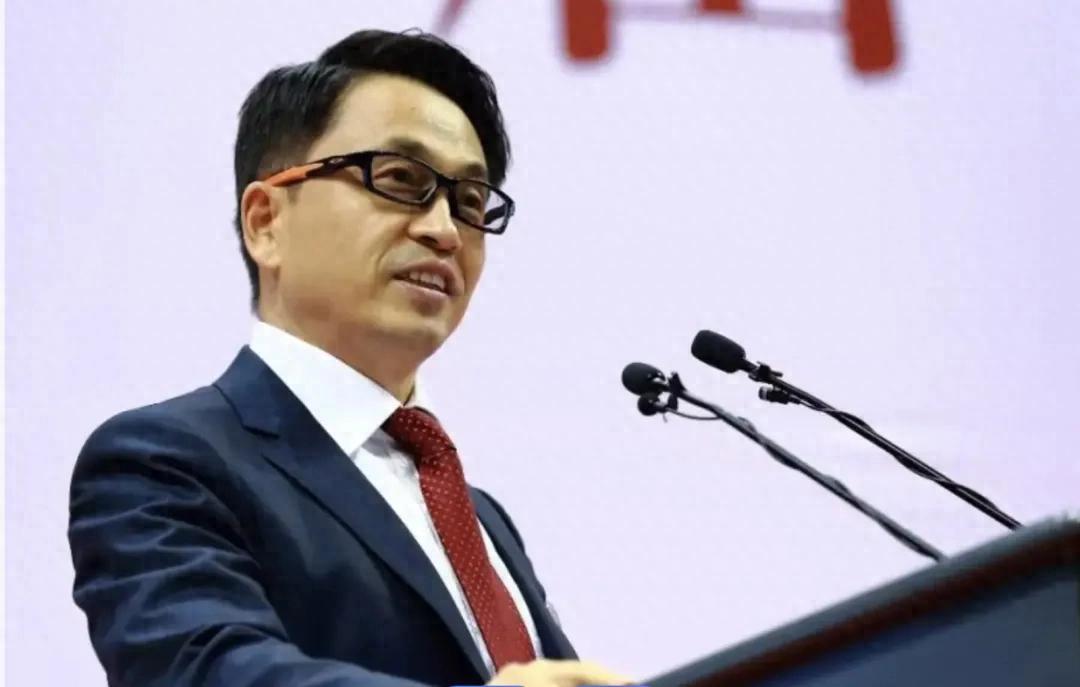 隆基綠能上半年營收328億：扣非后凈虧33億 高瓴套現6億 浮虧超80億